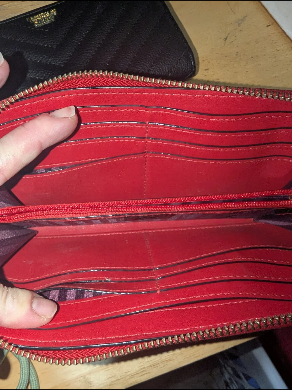 Victoria's Secret Red Rose Print Zip-Around Wallet - Picture 3 of 3